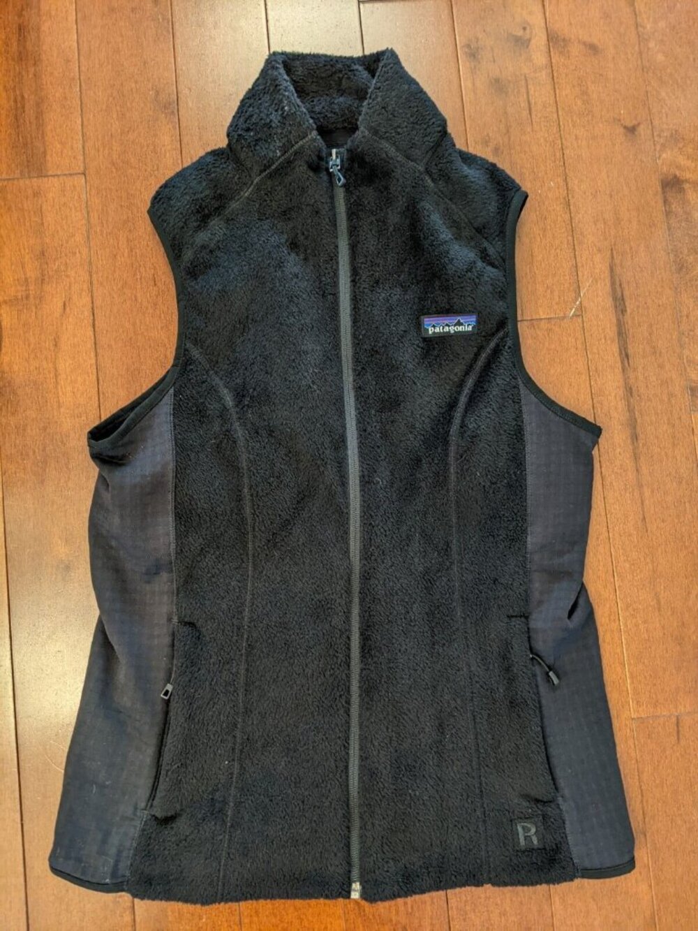 Patagonia R1 women's black Regulator Polartec Fleece Vest in size Small